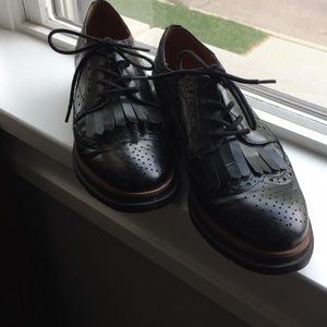 Franco Sarto wing tip shoes